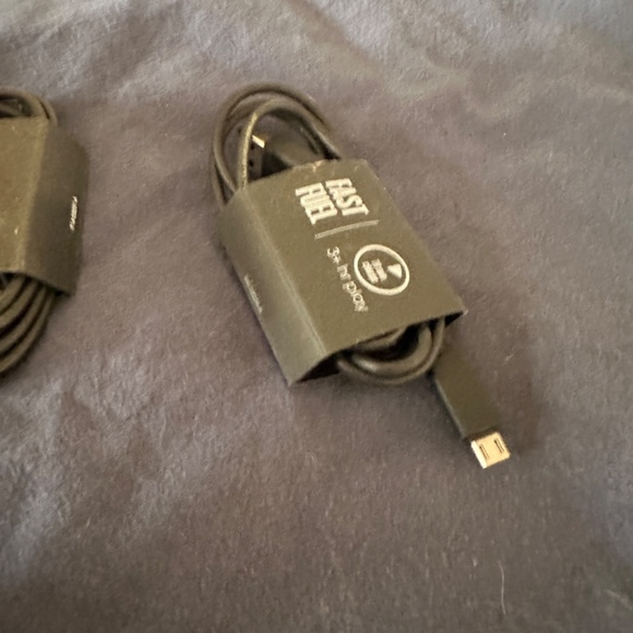 Beats Studio 3 Headphones - Picture 3 of 4